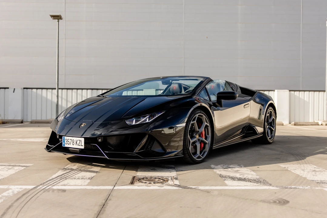2019 Lamborghini Huracan LP640-4 EVO - Image 3 of 31