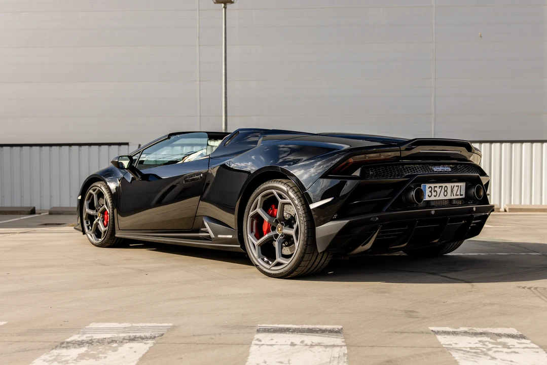 2019 Lamborghini Huracan LP640-4 EVO - Image 5 of 31
