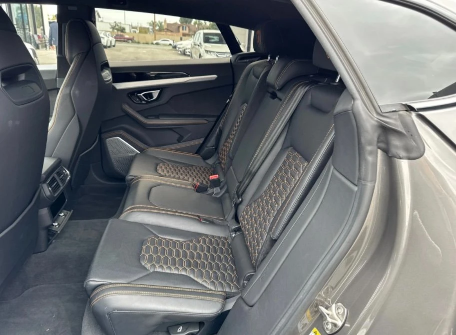 2019 Lamborghini Urus - Image 4 of 8