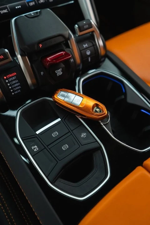 2019 Lamborghini Urus - Image 8 of 20