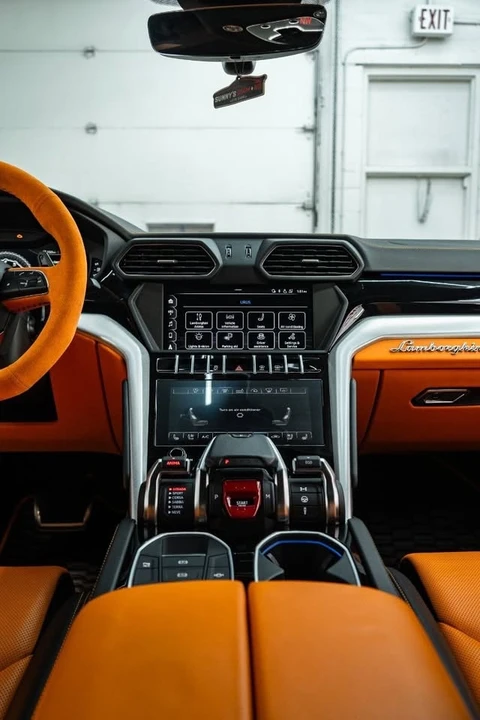 2019 Lamborghini Urus - Image 7 of 20