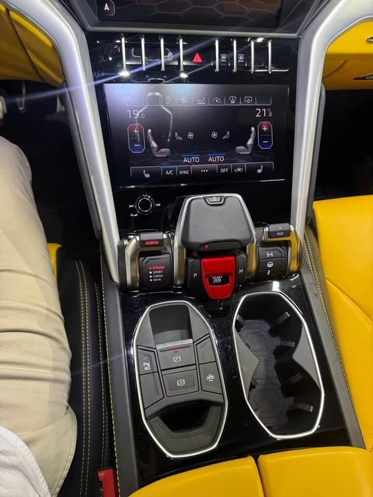 2019 Lamborghini Urus - Image 5 of 13