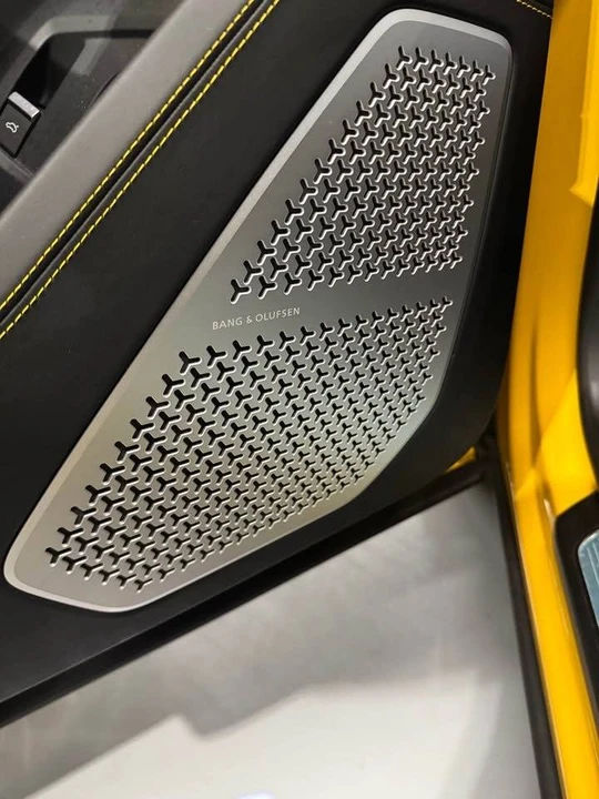 2019 Lamborghini Urus - Image 10 of 13