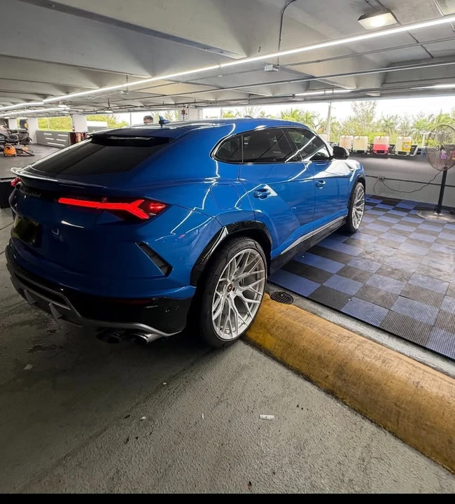 2019 Lamborghini Urus - Image 4 of 6