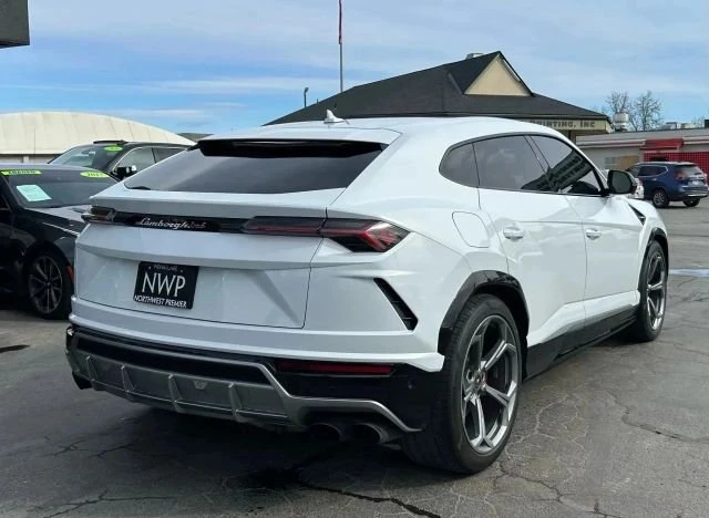 2019 Lamborghini Urus - Image 5 of 8