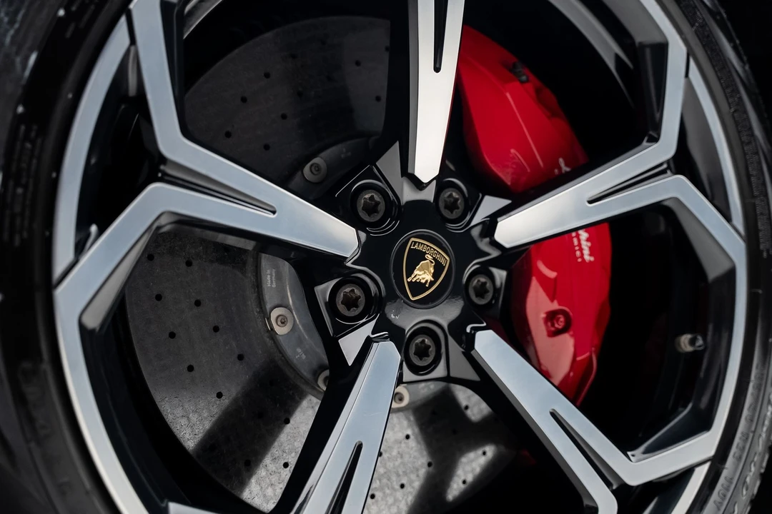 2019 Lamborghini Urus - Image 23 of 31