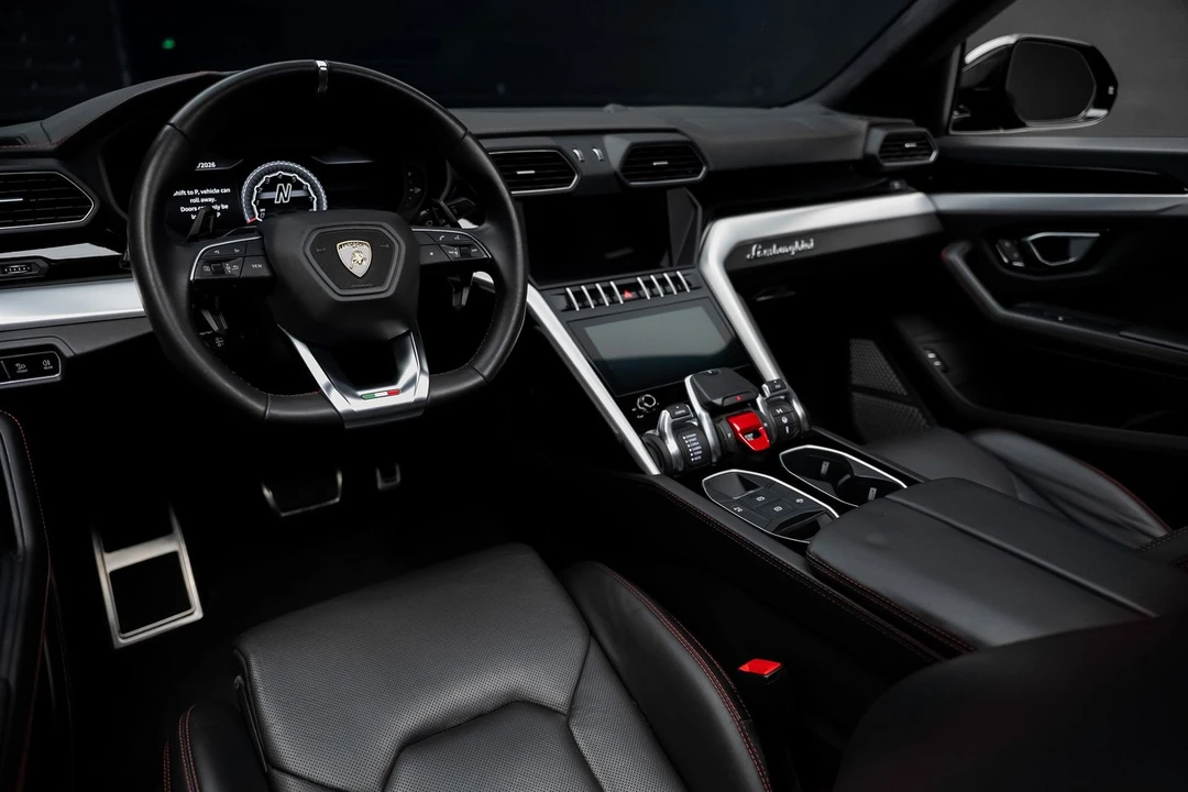 2019 Lamborghini Urus - Image 2 of 31