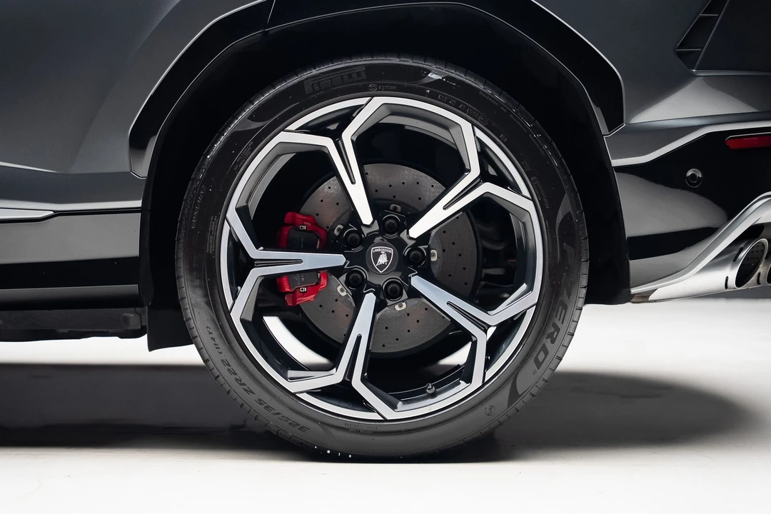 2019 Lamborghini Urus - Image 22 of 31
