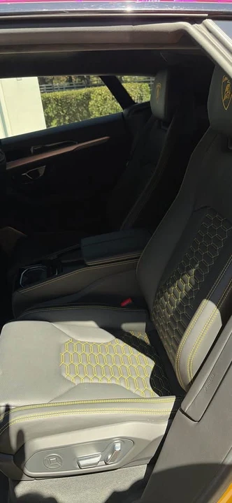 2019 Lamborghini Urus - Image 8 of 9