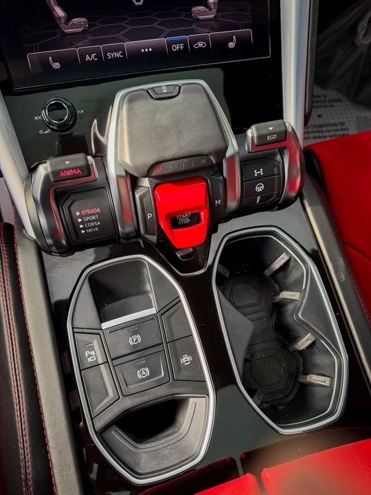 2019 Lamborghini Urus - Image 10 of 12