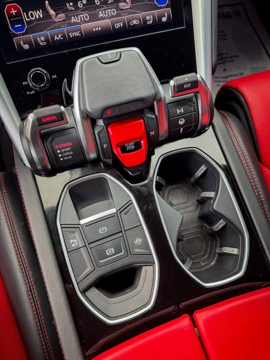 2019 Lamborghini Urus - Image 12 of 13