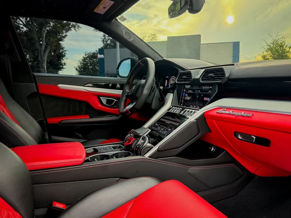 2019 Lamborghini Urus - Image 10 of 13