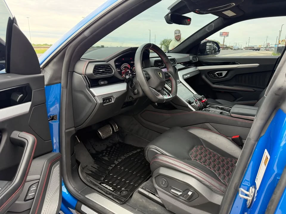 2019 Lamborghini Urus - Image 6 of 8