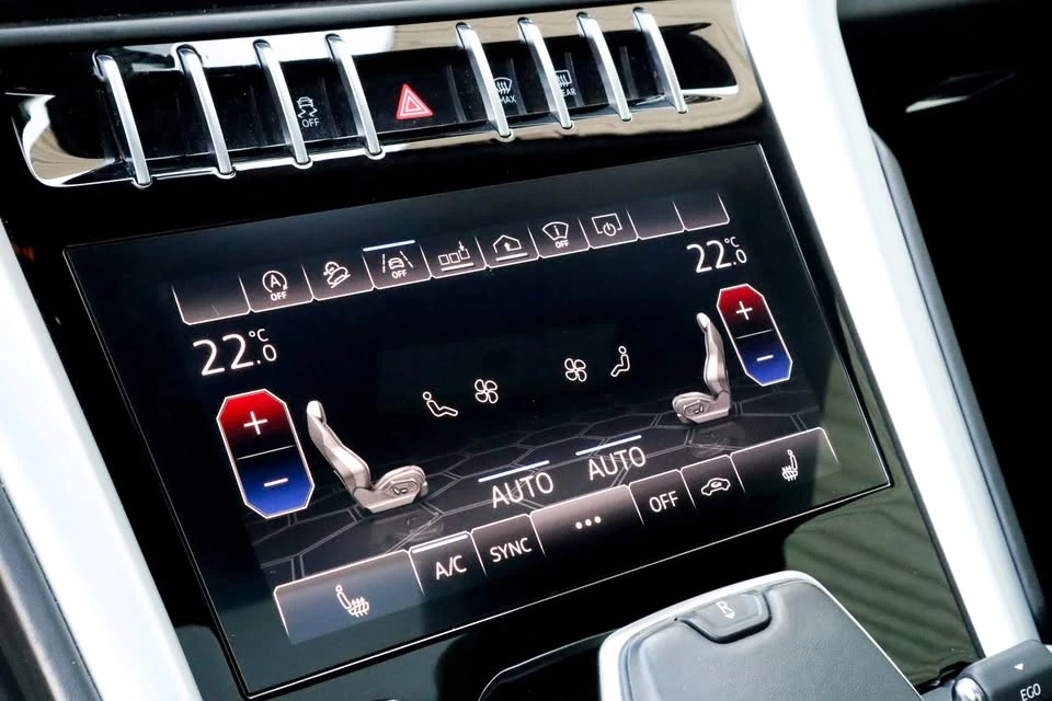 2019 Lamborghini Urus - Image 12 of 20