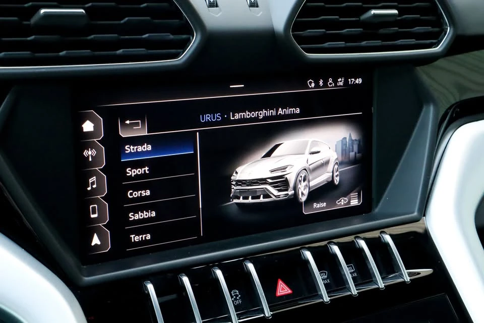 2019 Lamborghini Urus - Image 15 of 20