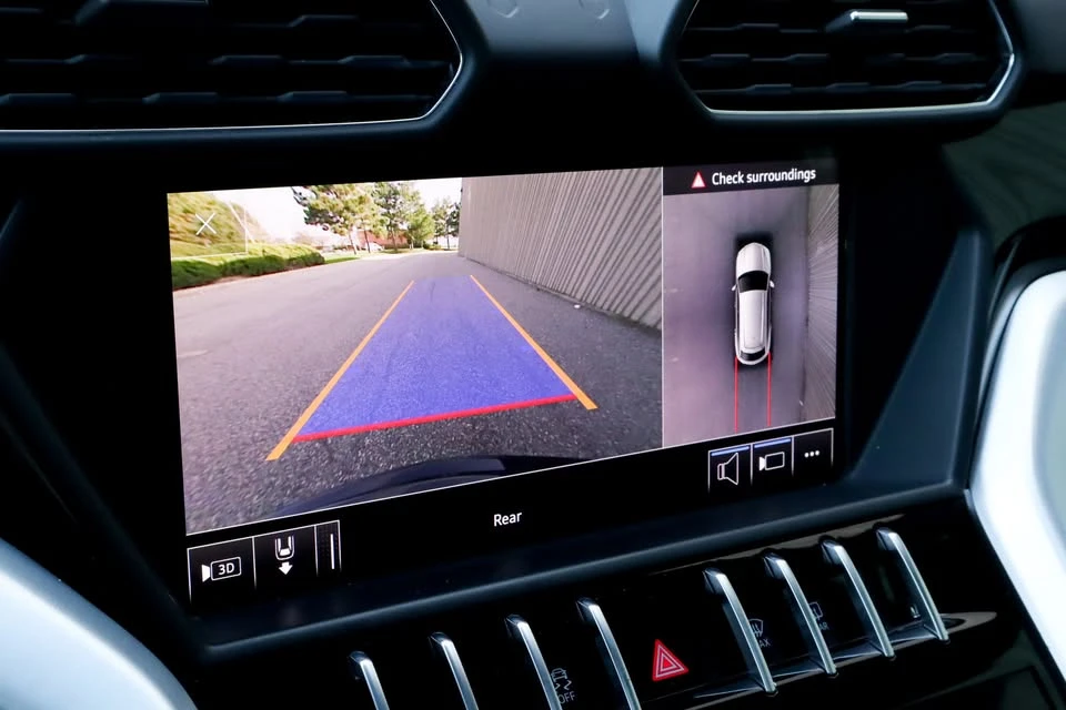 2019 Lamborghini Urus - Image 13 of 20