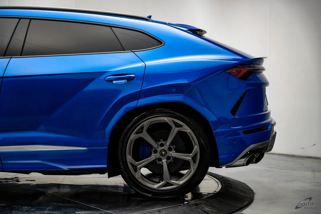 2019 Lamborghini Urus - Image 8 of 12