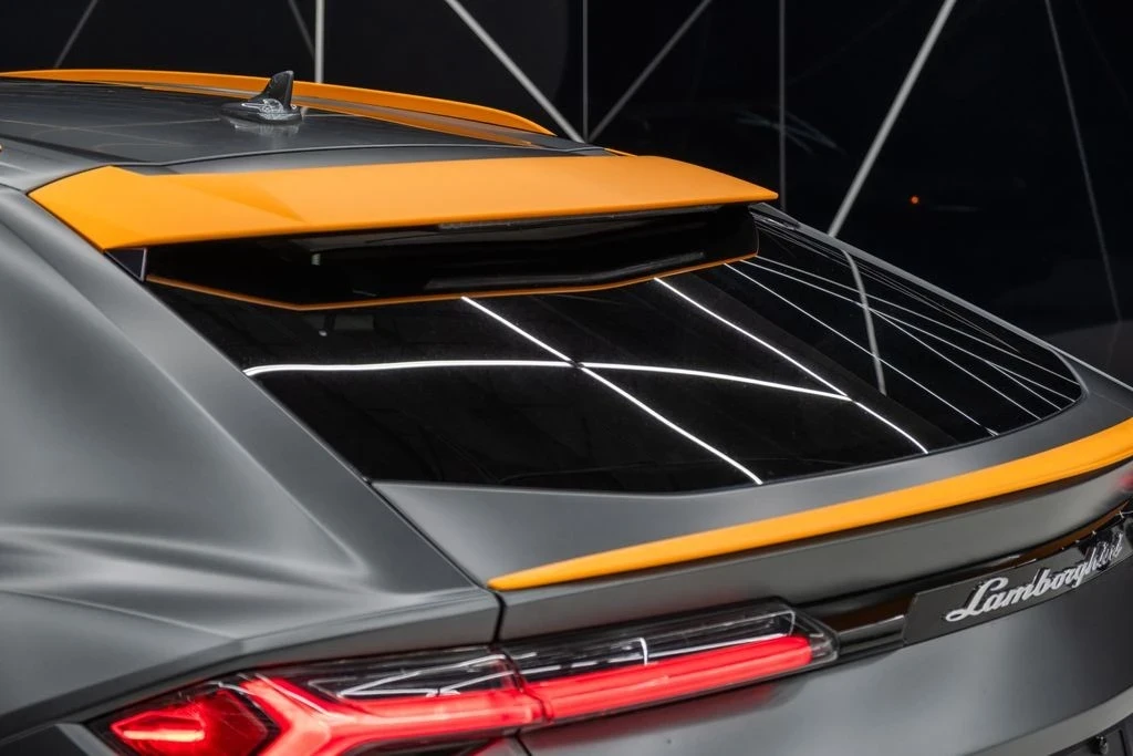 2019 Lamborghini Urus - Image 12 of 21