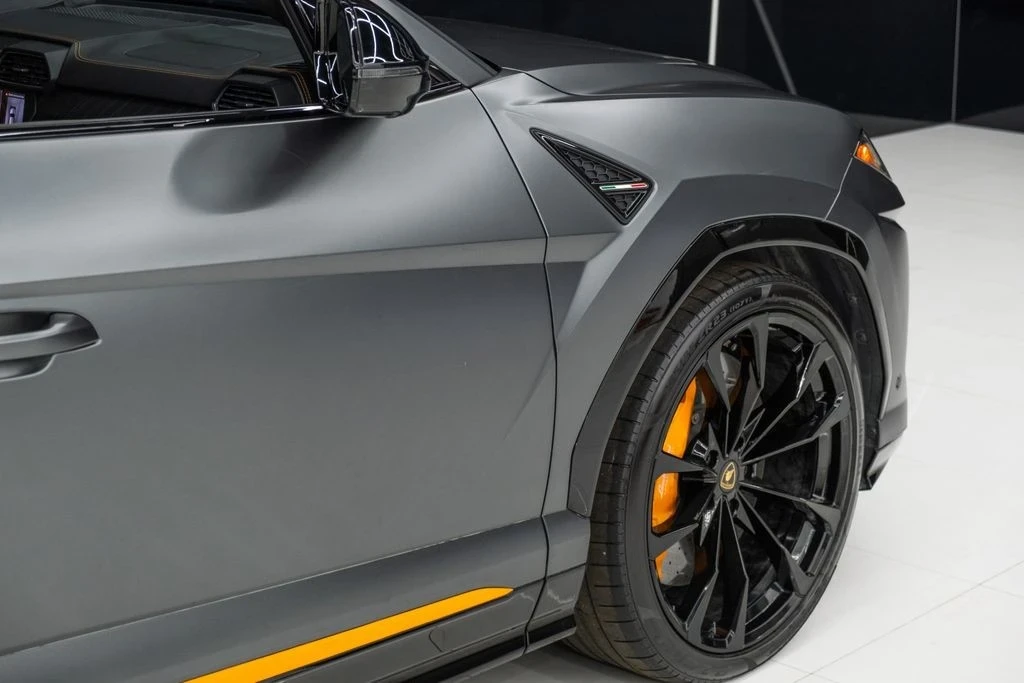 2019 Lamborghini Urus - Image 9 of 21
