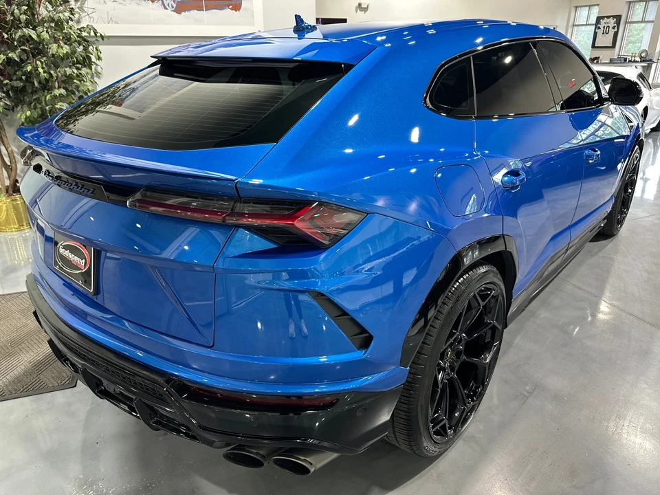 2019 Lamborghini Urus - Image 2 of 31