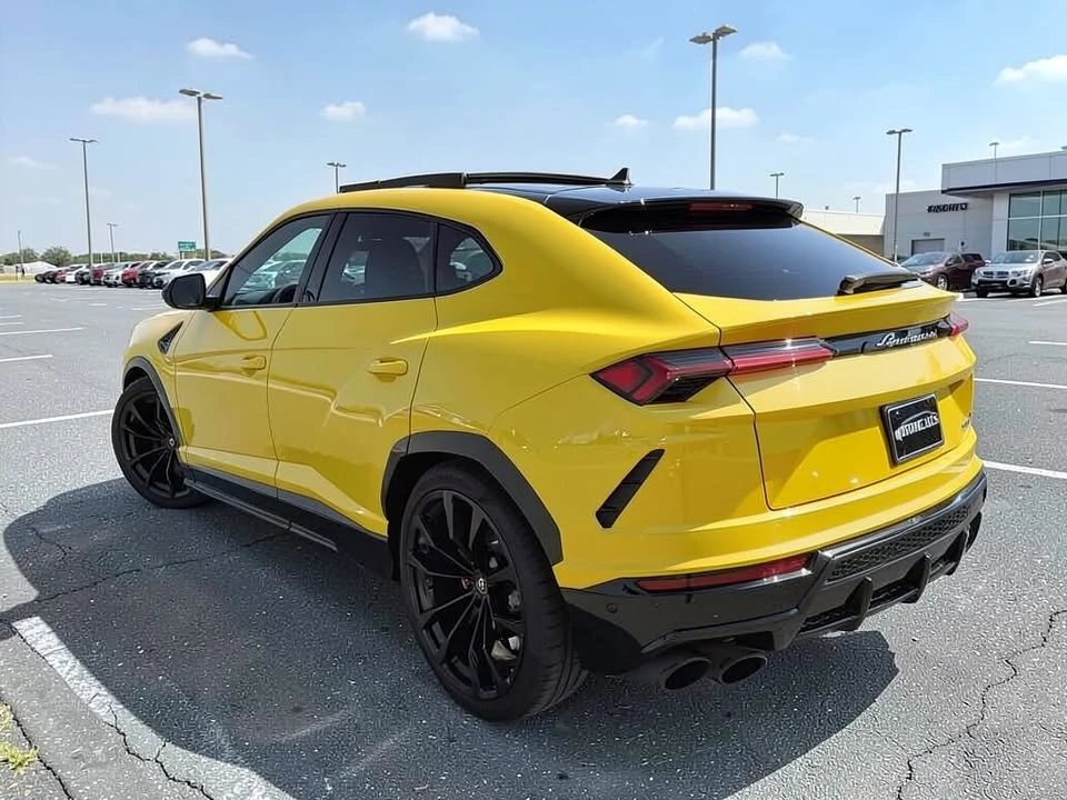 2019 Lamborghini Urus - Image 2 of 20