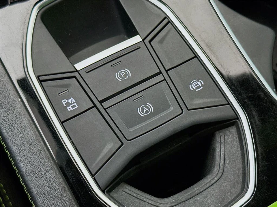 2019 Lamborghini Urus - Image 13 of 31