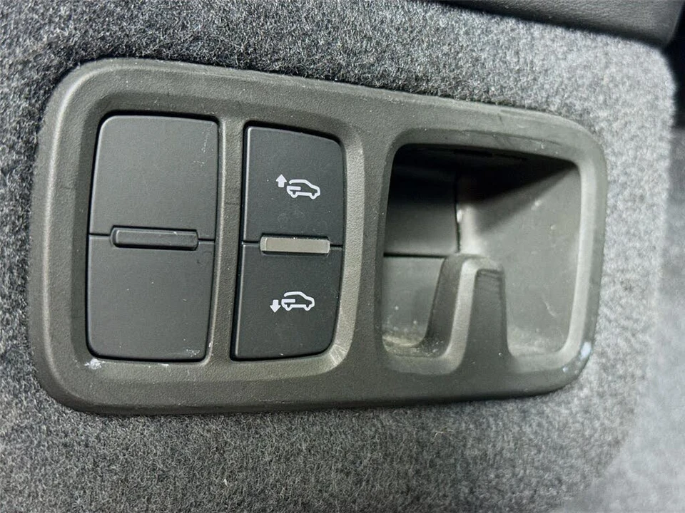 2019 Lamborghini Urus - Image 22 of 31
