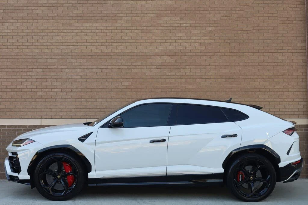 2019 Lamborghini Urus - Image 2 of 31
