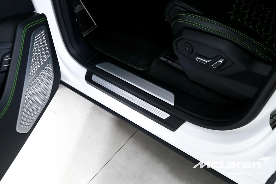 2019 Lamborghini Urus - Image 16 of 31