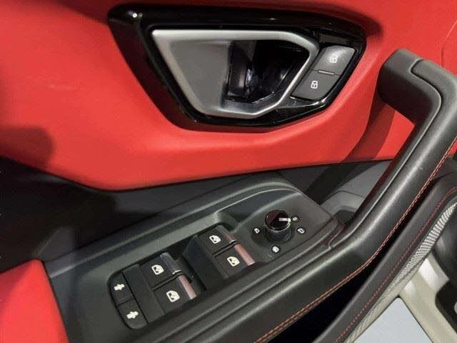 2019 Lamborghini Urus - Image 27 of 31