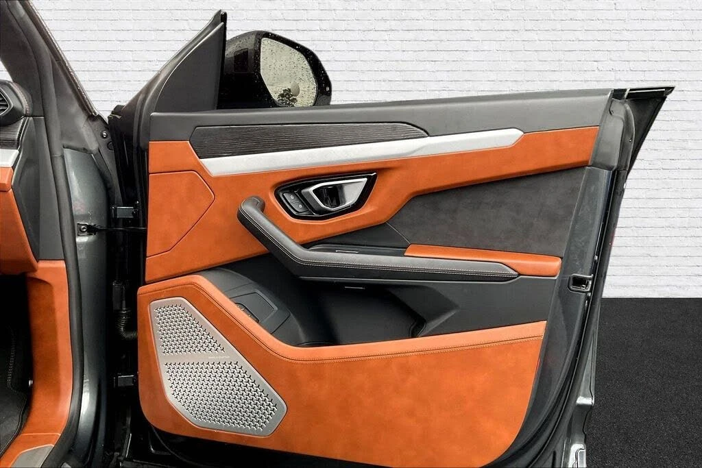 2019 Lamborghini Urus - Image 27 of 31