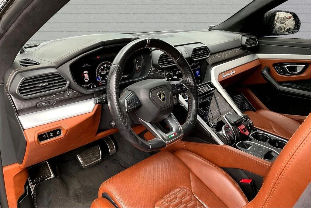 2019 Lamborghini Urus - Image 16 of 31
