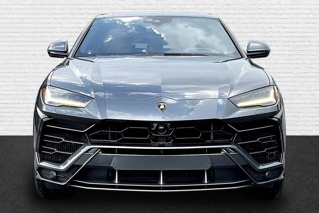2019 Lamborghini Urus - Image 2 of 31