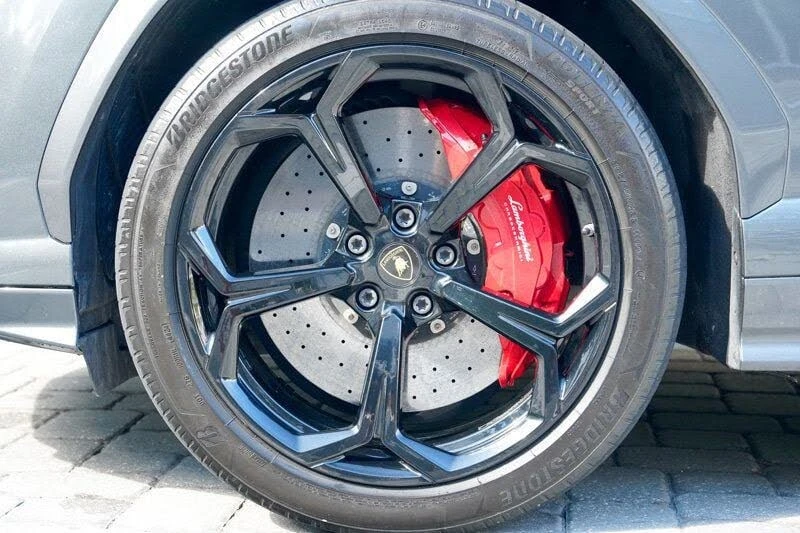 2019 Lamborghini Urus - Image 14 of 31