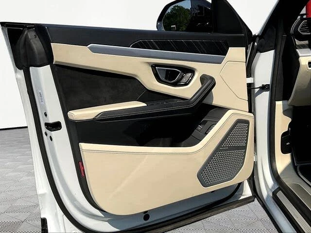 2019 Lamborghini Urus - Image 21 of 31