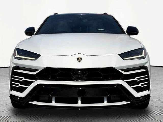 2019 Lamborghini Urus - Image 2 of 31