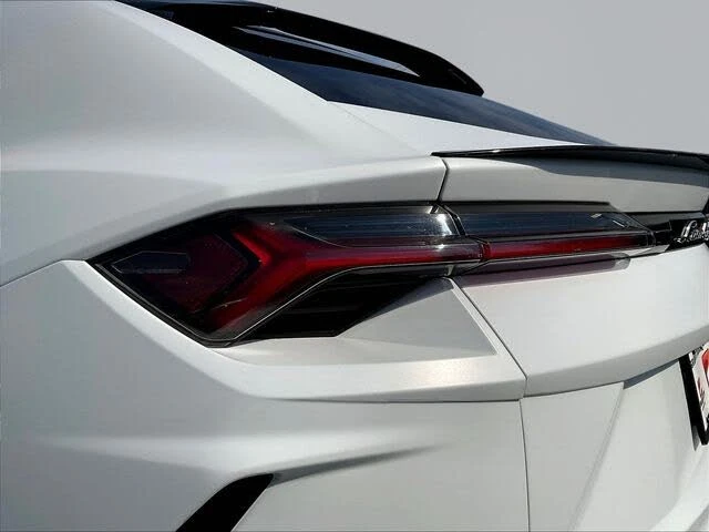 2019 Lamborghini Urus - Image 24 of 31