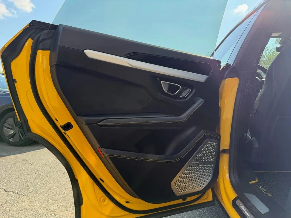 2019 Lamborghini Urus - Image 19 of 31