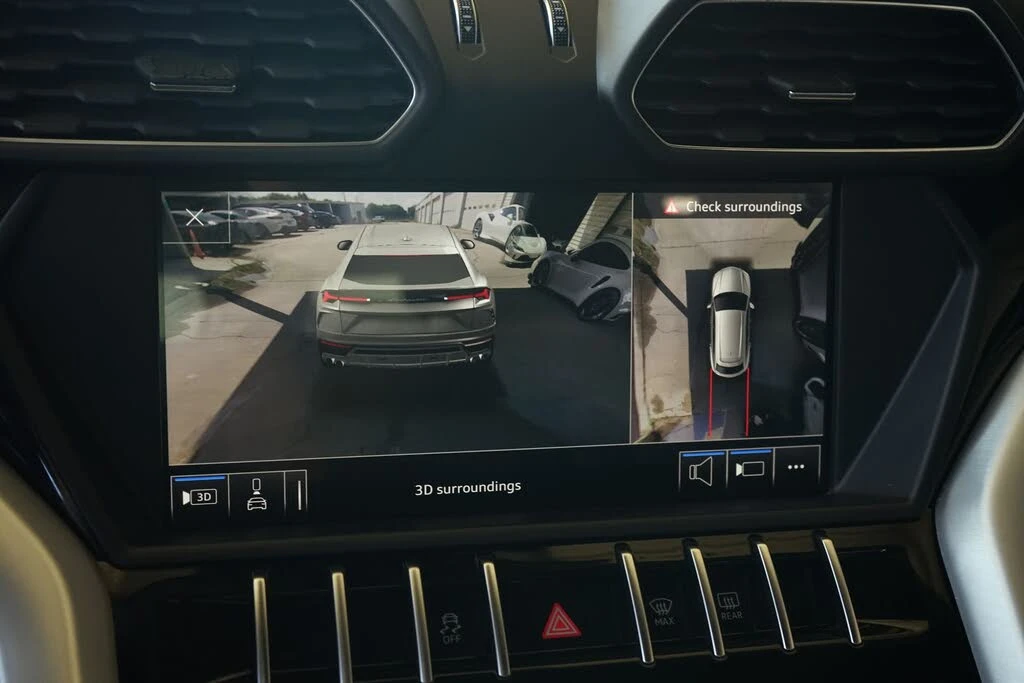 2019 Lamborghini Urus - Image 16 of 31