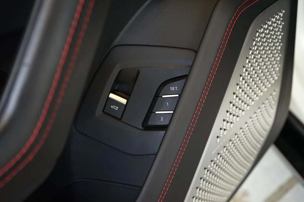 2019 Lamborghini Urus - Image 28 of 31