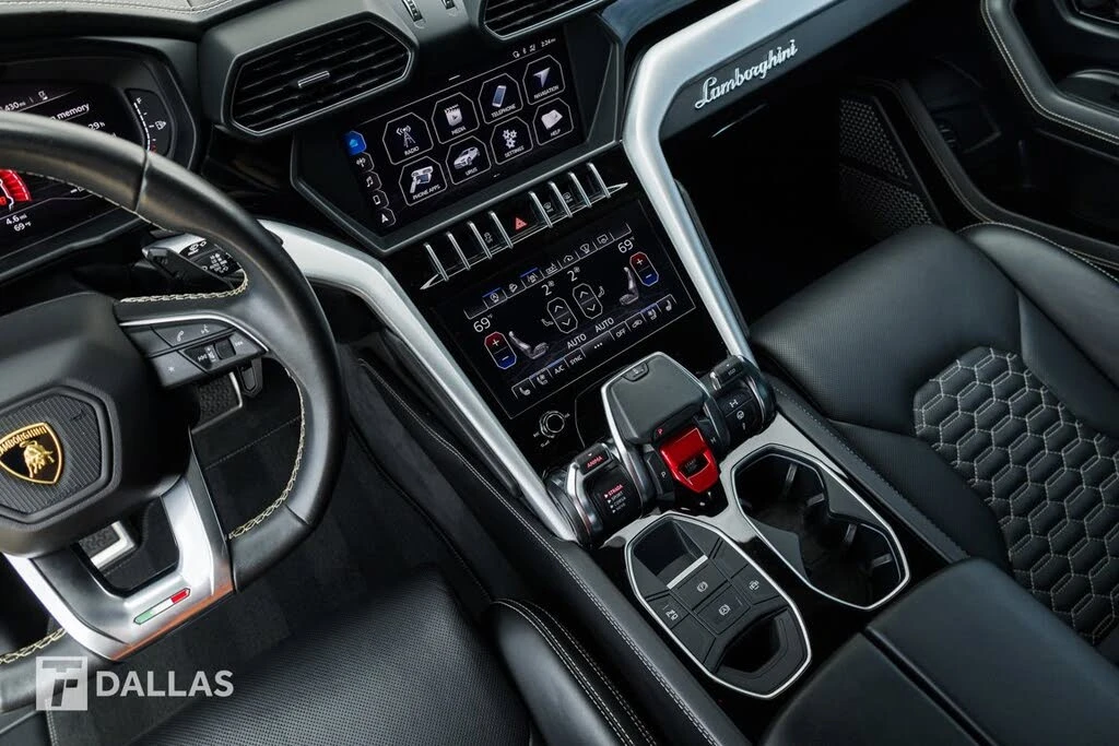 2019 Lamborghini Urus - Image 28 of 31