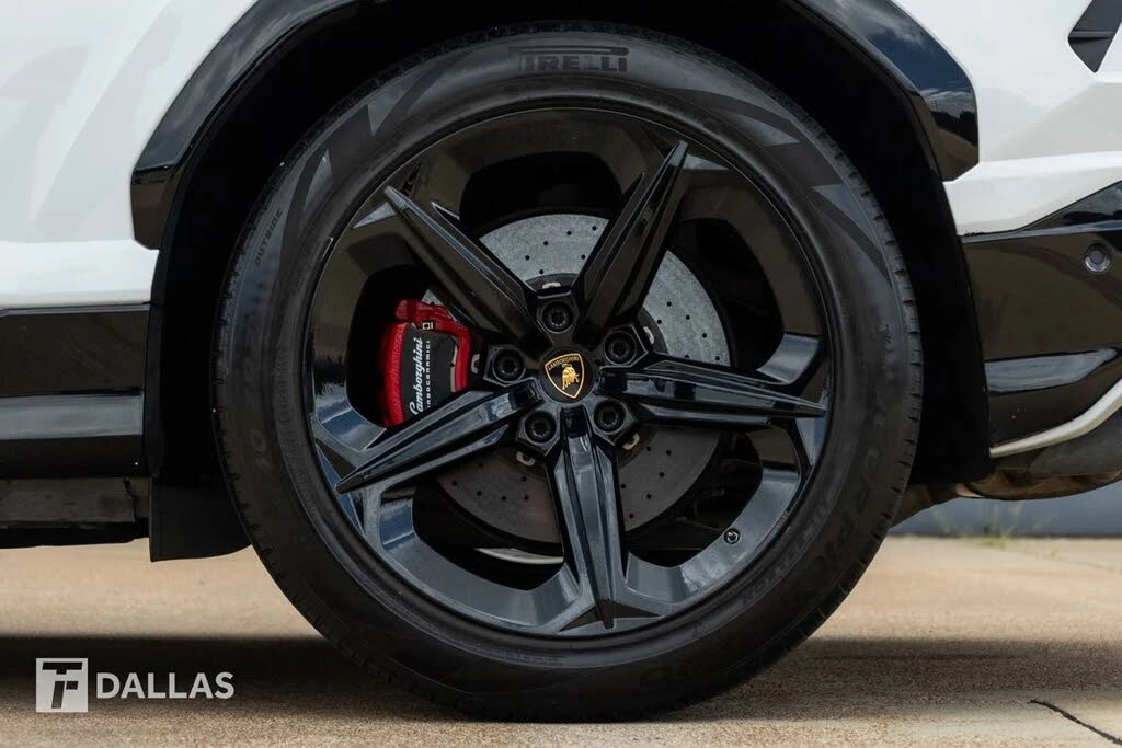 2019 Lamborghini Urus - Image 9 of 31