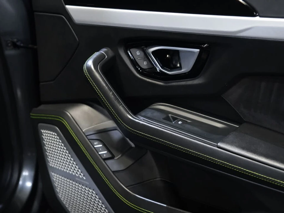 2019 Lamborghini Urus - Image 26 of 31