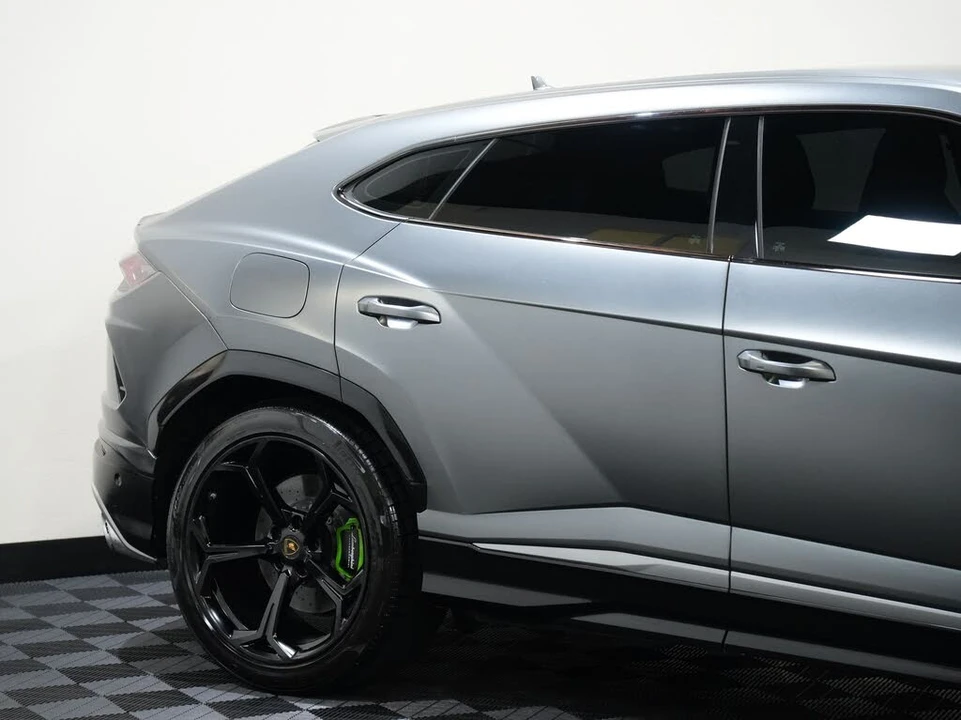 2019 Lamborghini Urus - Image 14 of 31