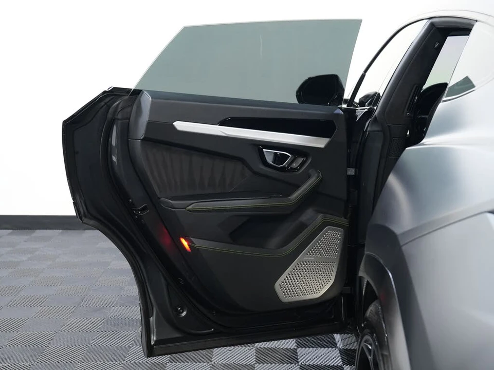 2019 Lamborghini Urus - Image 27 of 31