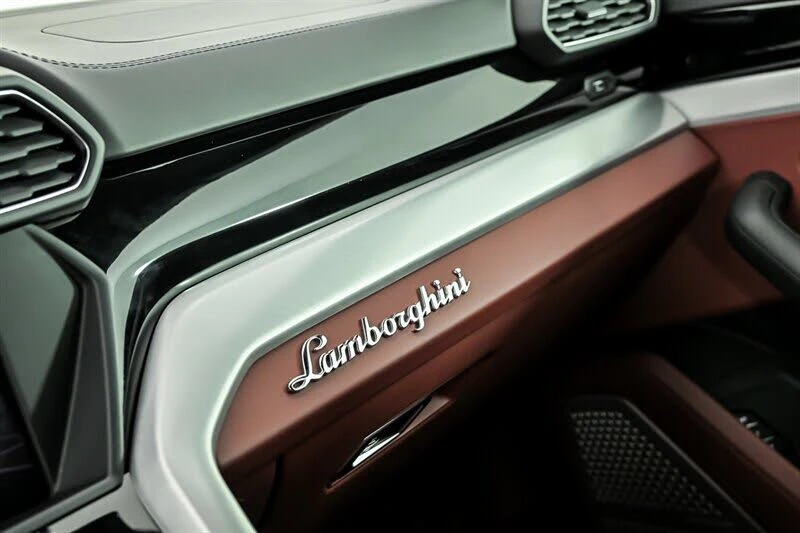 2019 Lamborghini Urus - Image 28 of 31