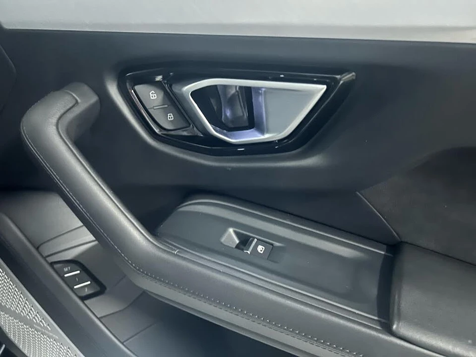 2019 Lamborghini Urus - Image 31 of 31