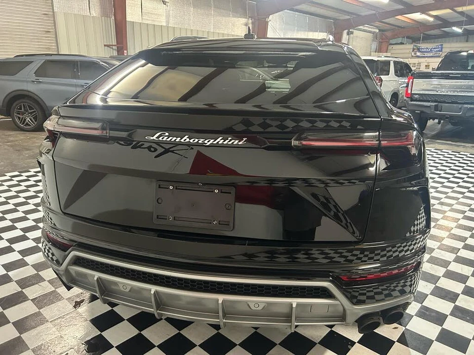 2019 Lamborghini Urus - Image 7 of 31