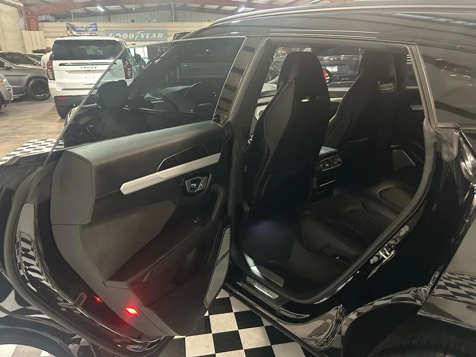 2019 Lamborghini Urus - Image 19 of 31