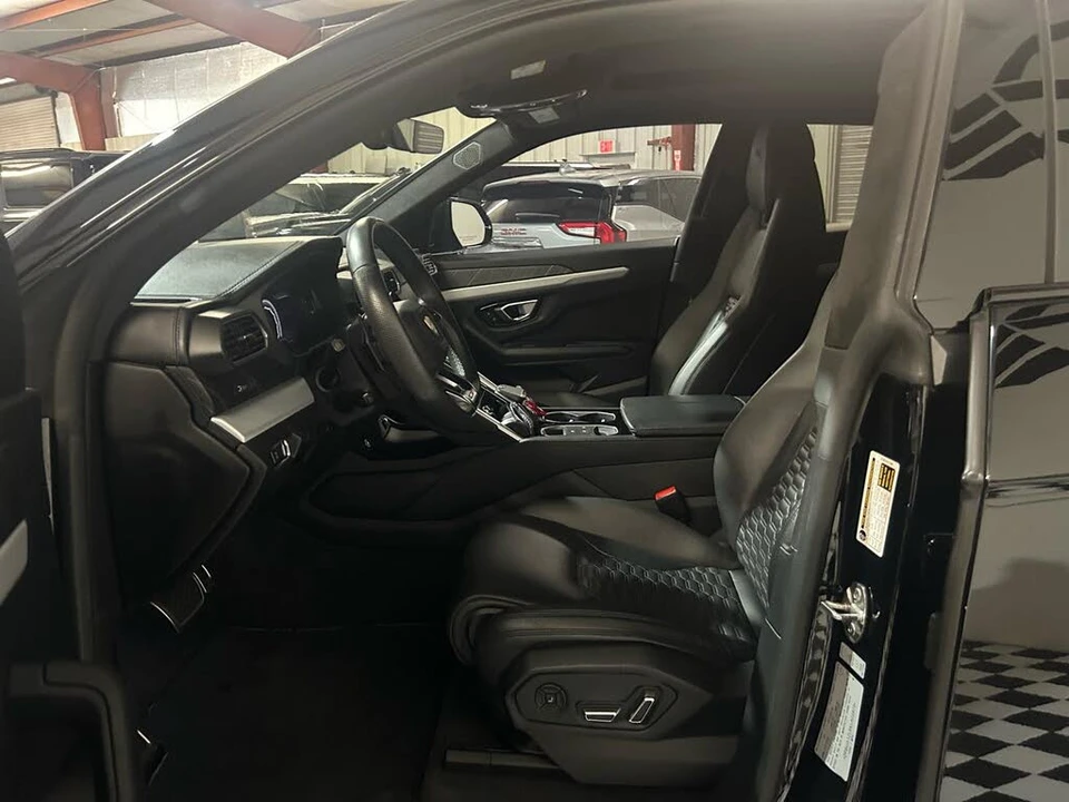 2019 Lamborghini Urus - Image 10 of 31